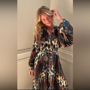 Green Modest Leopard Cheetah Print Pleated Long-Sleeve Maxi Relaxed Fit Dres M-L